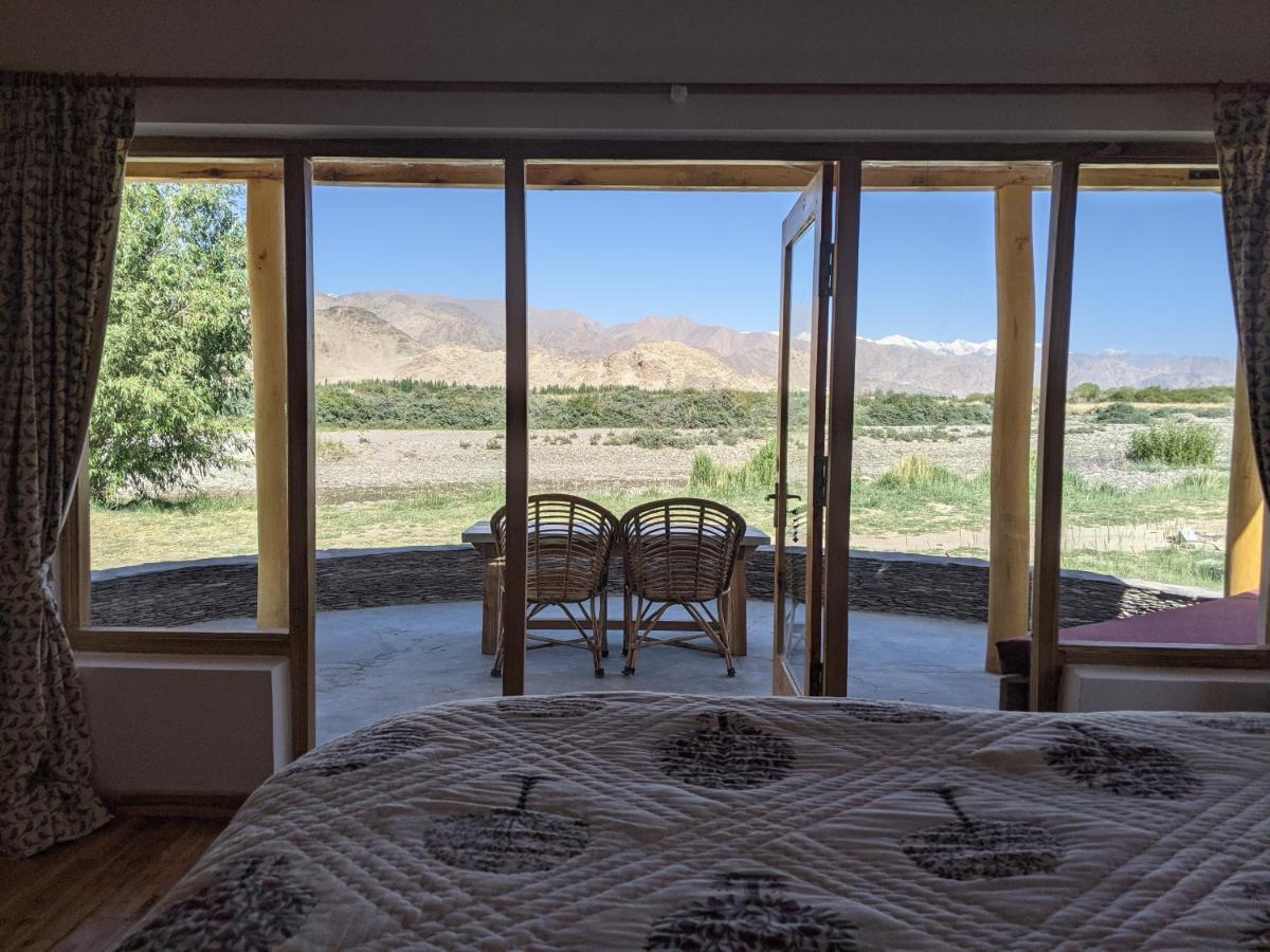 The Indus River Camp Лех Екстериор снимка