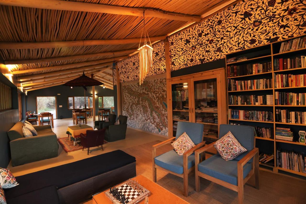 The Indus River Camp Лех Екстериор снимка