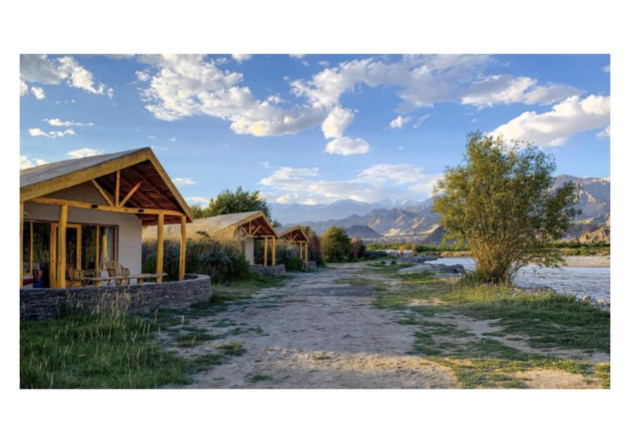 The Indus River Camp Лех Екстериор снимка
